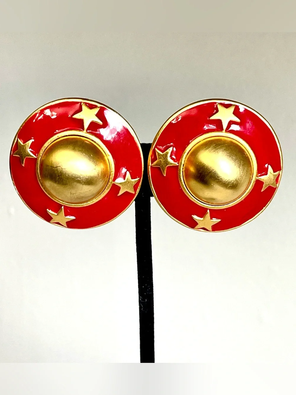Ann Taylor Vintage Red & Gold Star Clip Earrings Enamel Round Nautical 1980s EUC